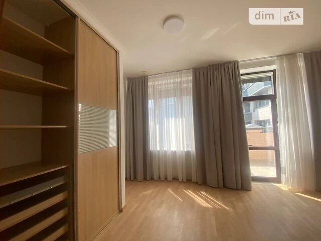 Sale of 8k apartment 328.5 sq. m on Velyka Zhytomyrska 20 street