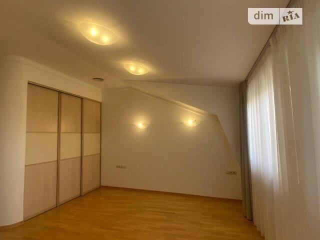 Sale of 8k apartment 328.5 sq. m on Velyka Zhytomyrska 20 street
