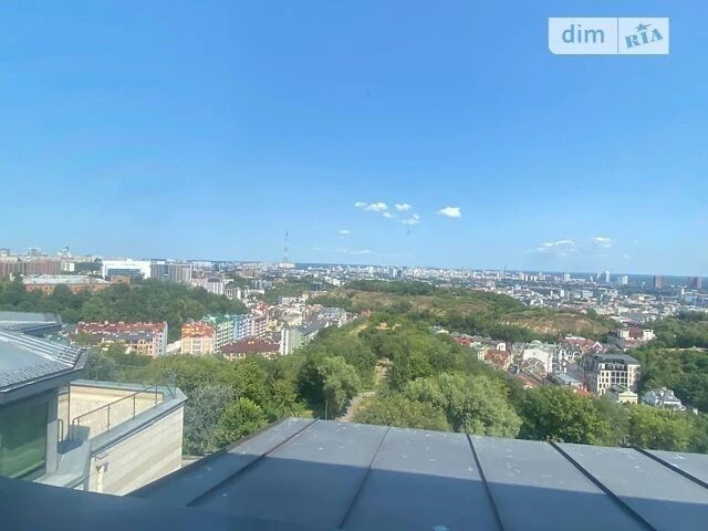 Sale of 8k apartment 328.5 sq. m on Velyka Zhytomyrska 20 street