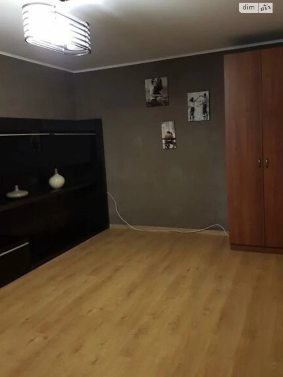 Long-Term Rental Apartment, Poczynki