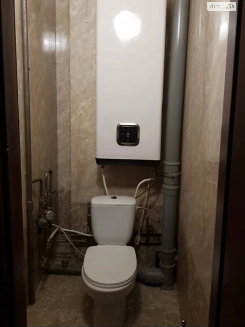 Long-Term Rental Apartment, Poczynki