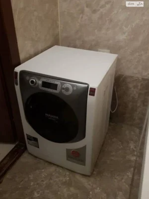 Long-Term Rental Apartment, Poczynki