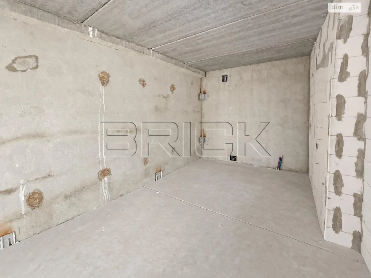 Sale of Apartment in Holosiiv