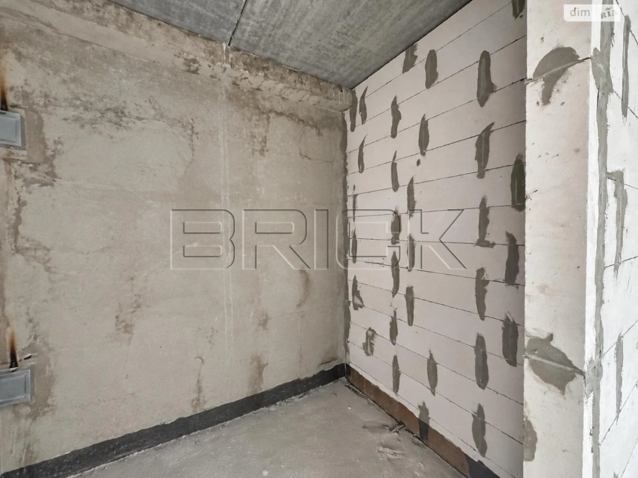 Sale of Apartment in Holosiiv