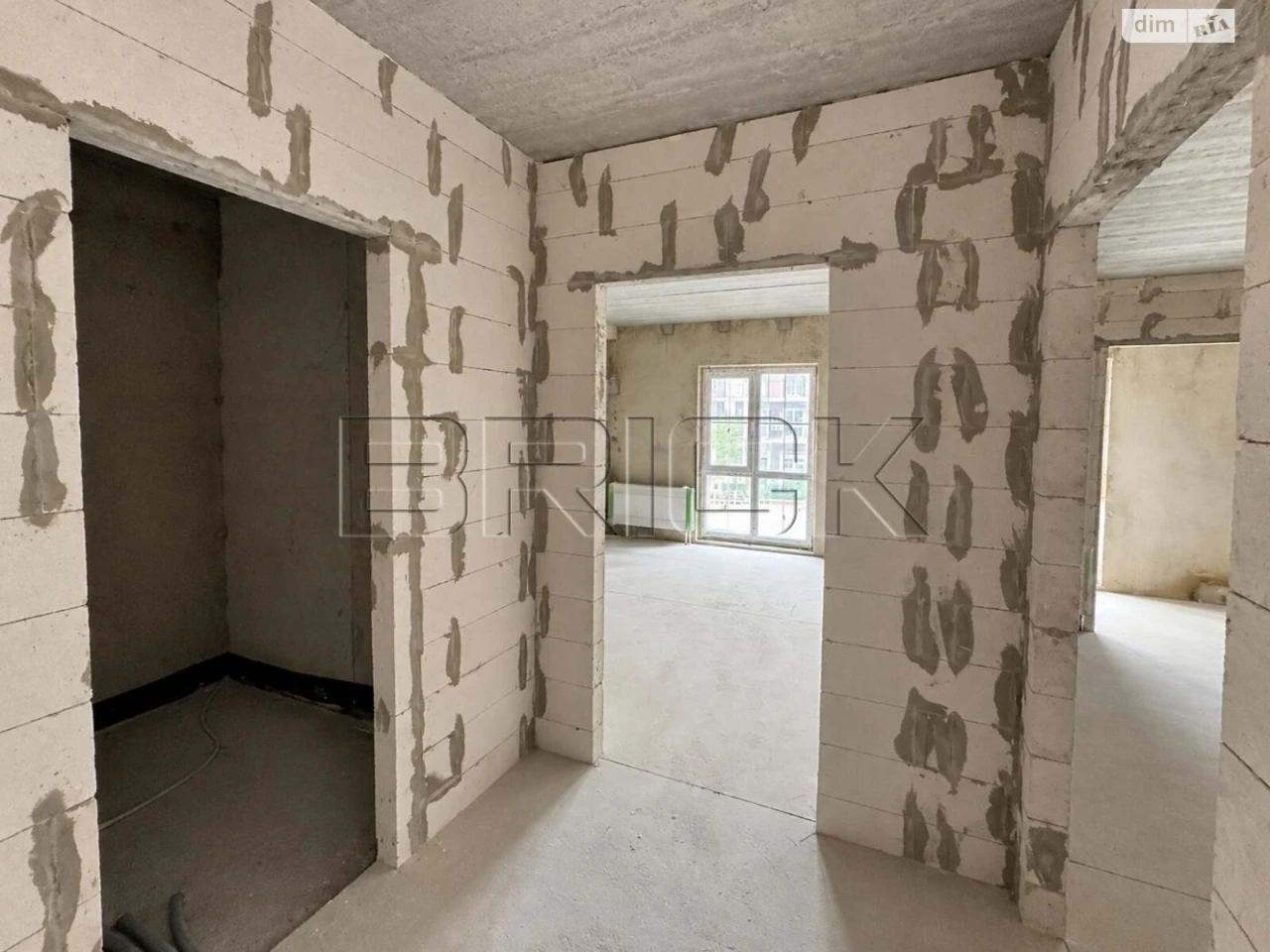 Sale of Apartment in Holosiiv