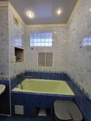 For sale: 3-room apartment 54 sq. m on Mikhail Komarov Street MV