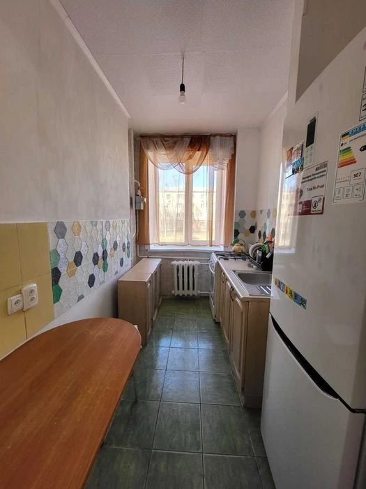 For sale: 3-room apartment 54 sq. m on Mikhail Komarov Street MV