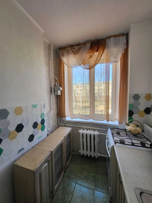 For sale: 3-room apartment 54 sq. m on Mikhail Komarov Street MV