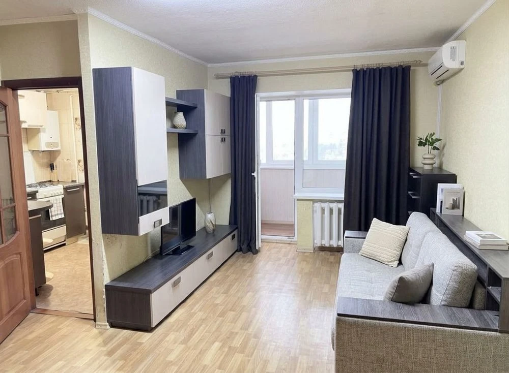 For Sale 2-room apartment on the Right Bank