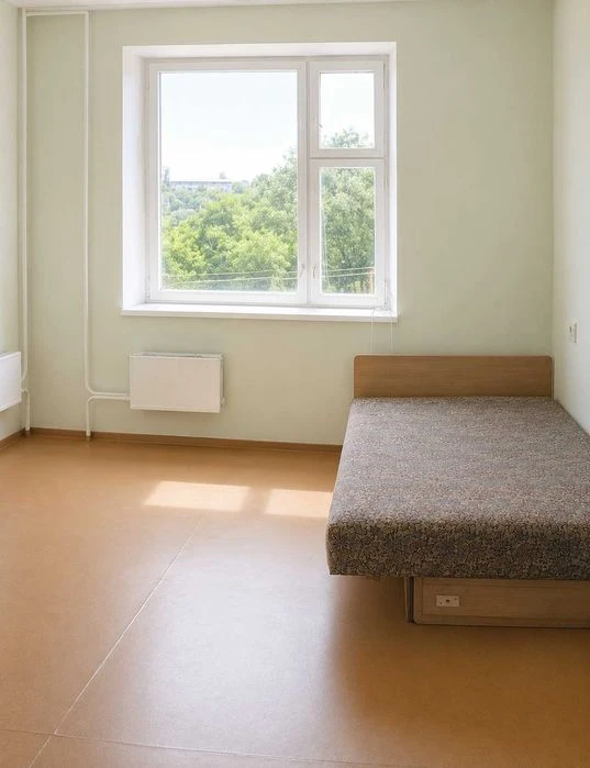 В продаже 2-е комнаты, в малой коммуне.