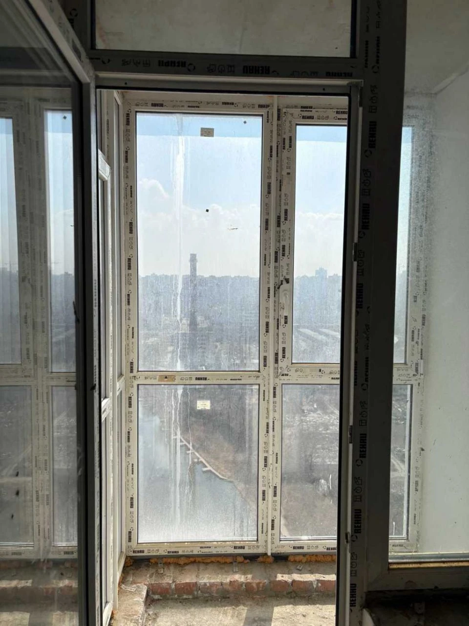 Продам двокімнатну квартиру (66 м²) у Києві, Дарницький райо