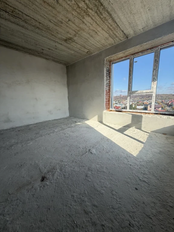 Selling a large 3-bedroom apartment in a newly built building
