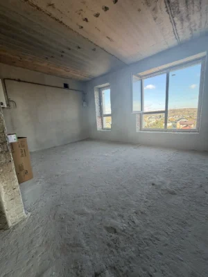 Selling a large 3-bedroom apartment in a newly built building