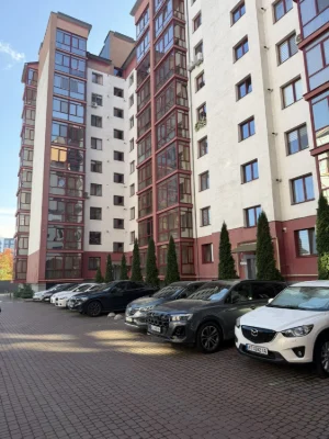Selling a large 3-bedroom apartment in a newly built building