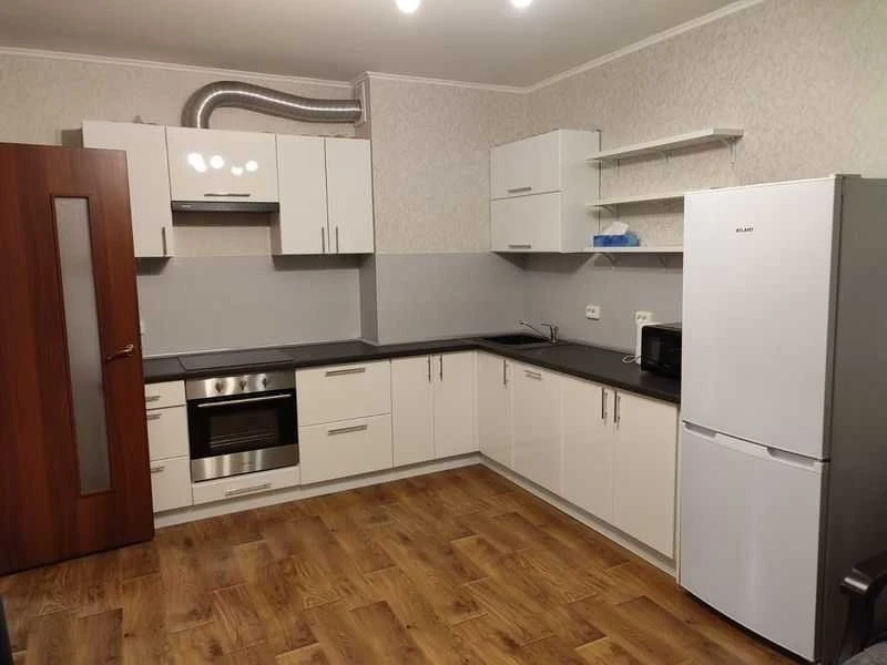 Rent 2-bedroom apartment 77 sq m, Yasynuvat Street, 11
