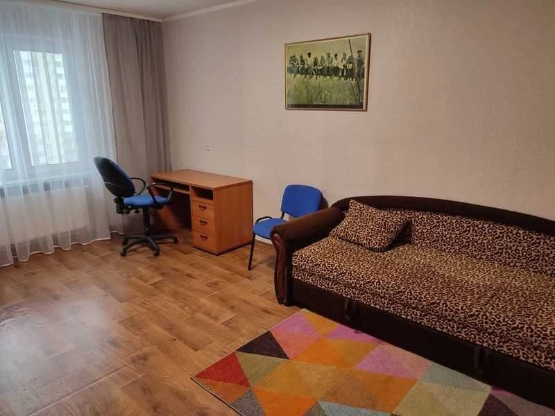 Rent 2-bedroom apartment 77 sq m, Yasynuvat Street, 11