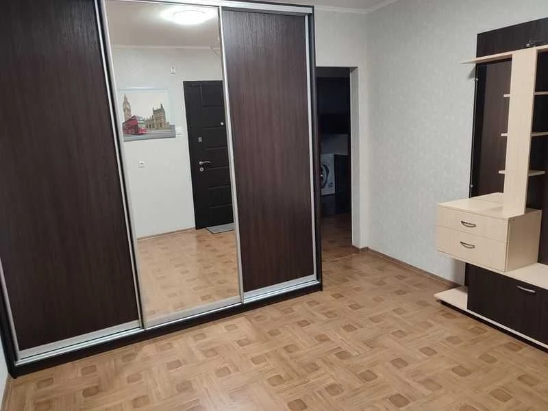 Rent 2-bedroom apartment 77 sq m, Yasynuvat Street, 11