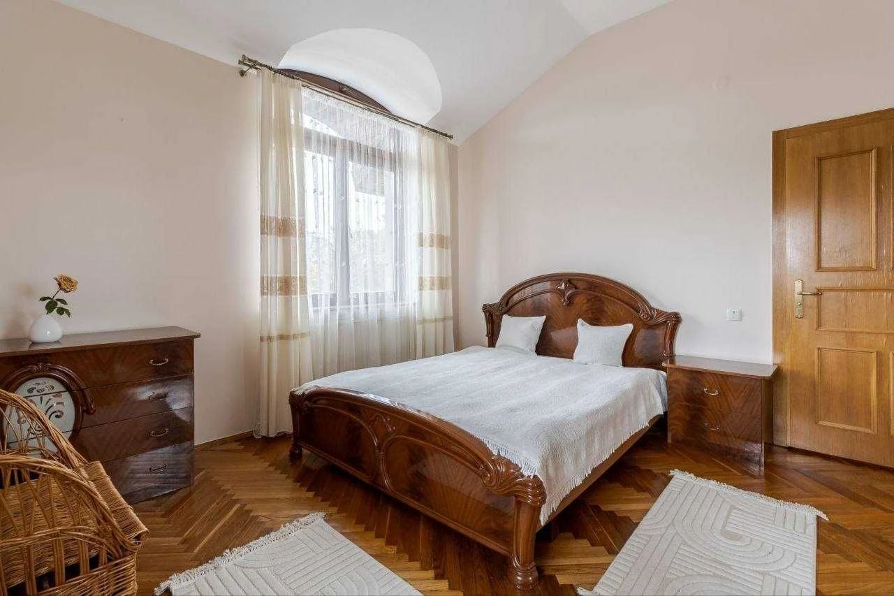 Exclusive 2-level apartment on вул. Свенціцького— 192 m²