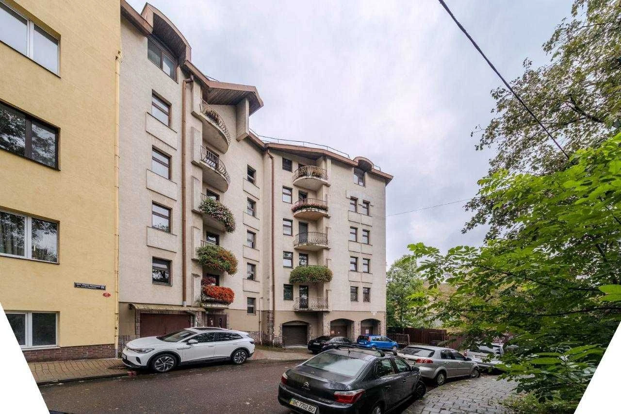 Exclusive 2-level apartment on вул. Свенціцького— 192 m²