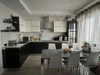 Продаж стильної 3к квартири 108 кв.м з дизайнерським ремонто