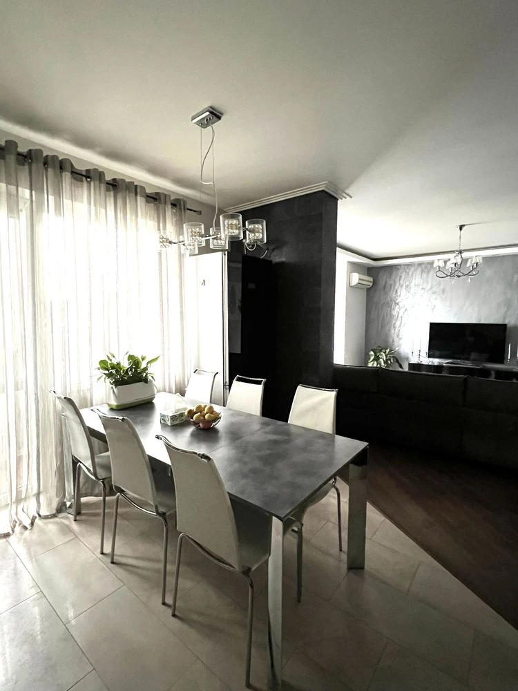 Продаж стильної 3к квартири 108 кв.м з дизайнерським ремонто