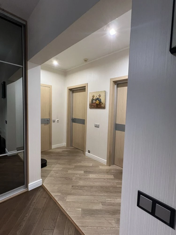 Продаж стильної 3к квартири 108 кв.м з дизайнерським ремонто
