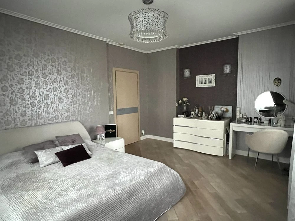 Продаж стильної 3к квартири 108 кв.м з дизайнерським ремонто