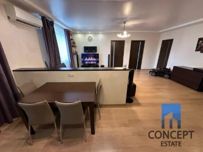 For sale, a spacious 3-room apartment in an apartment building, Mandrykovskaya Street 51 sq m, on the bank.