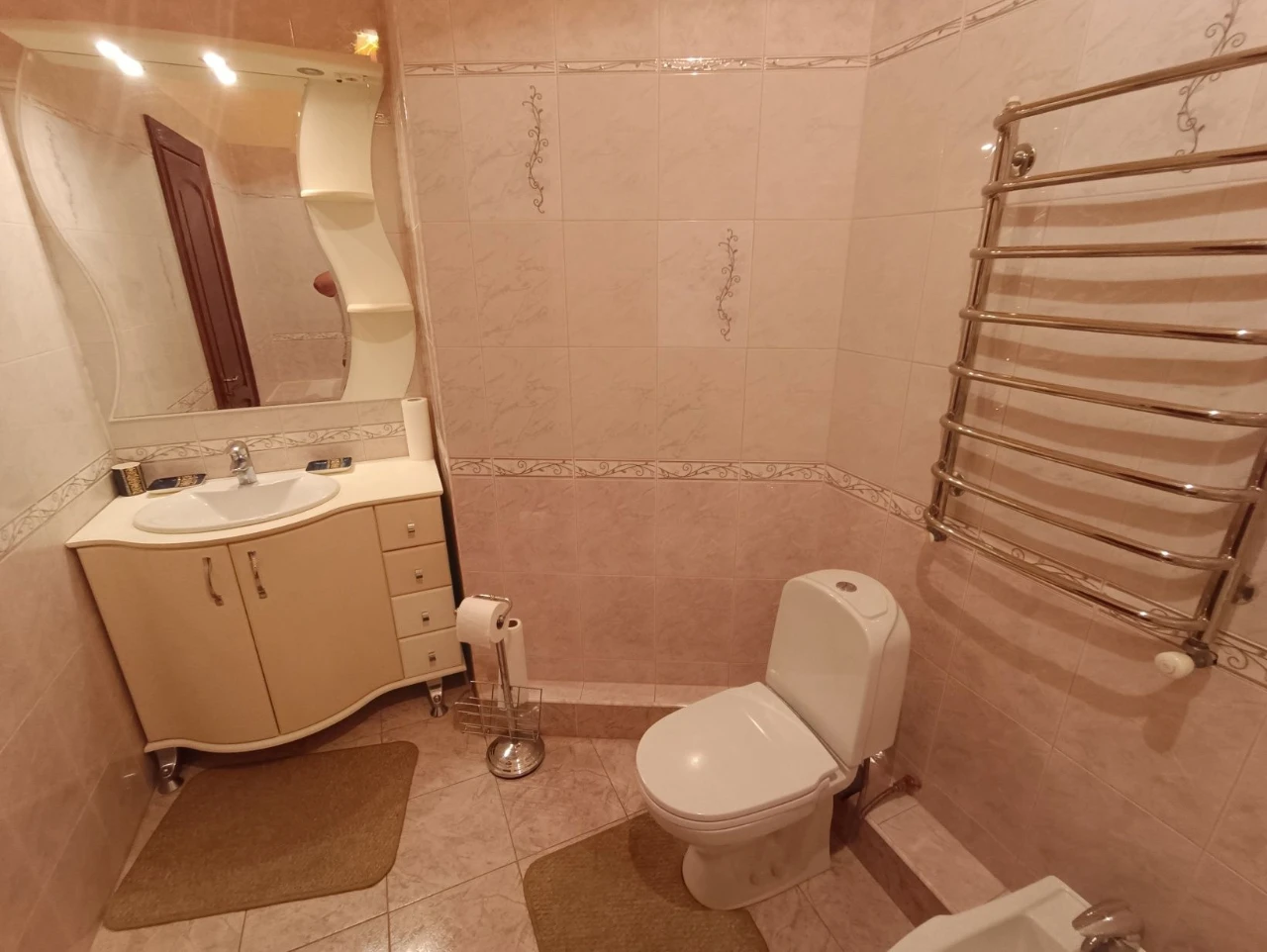 Apartment for sale 126 m² with two underground garages. From owner