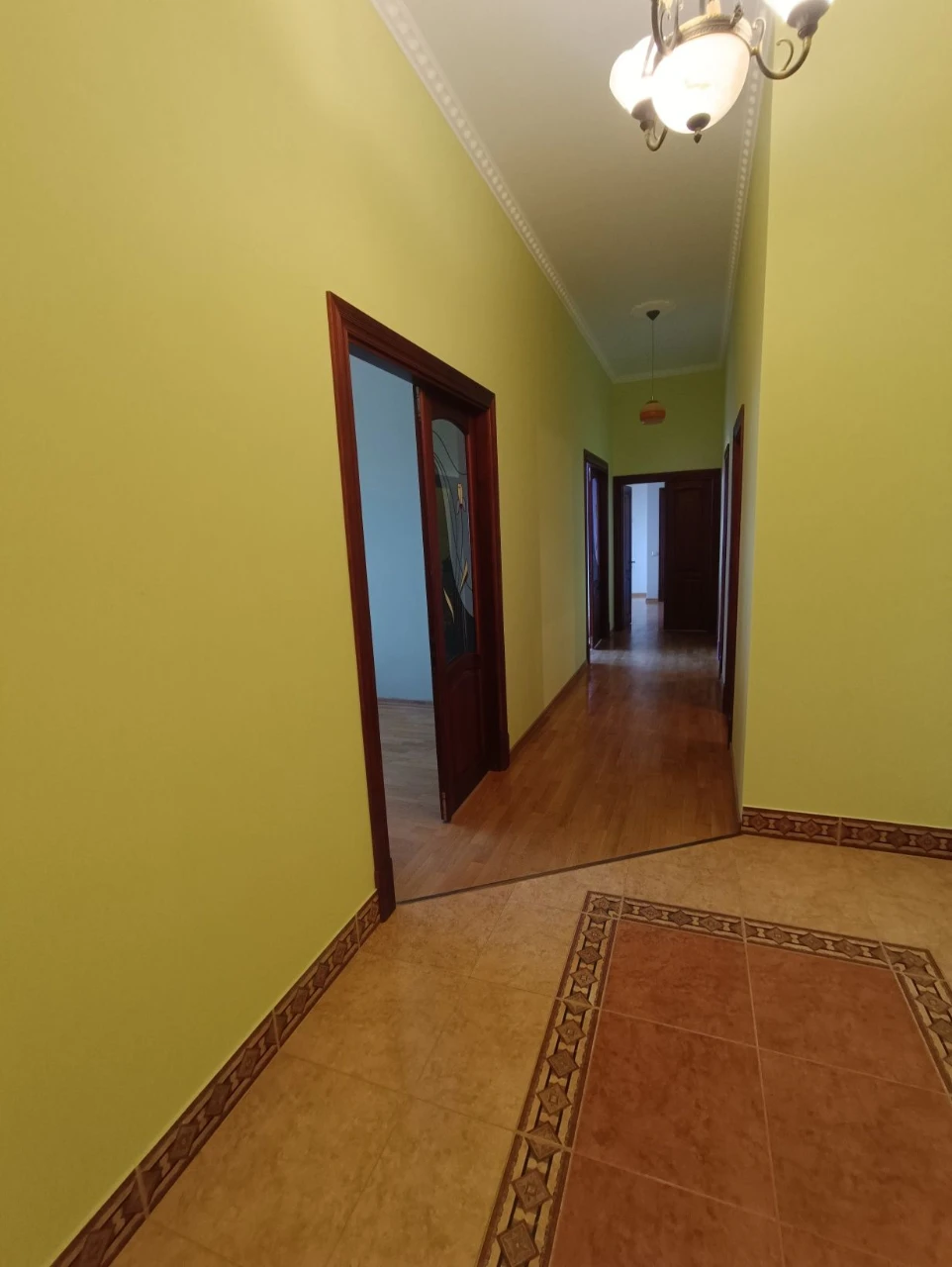 Apartment for sale 126 m² with two underground garages. From owner