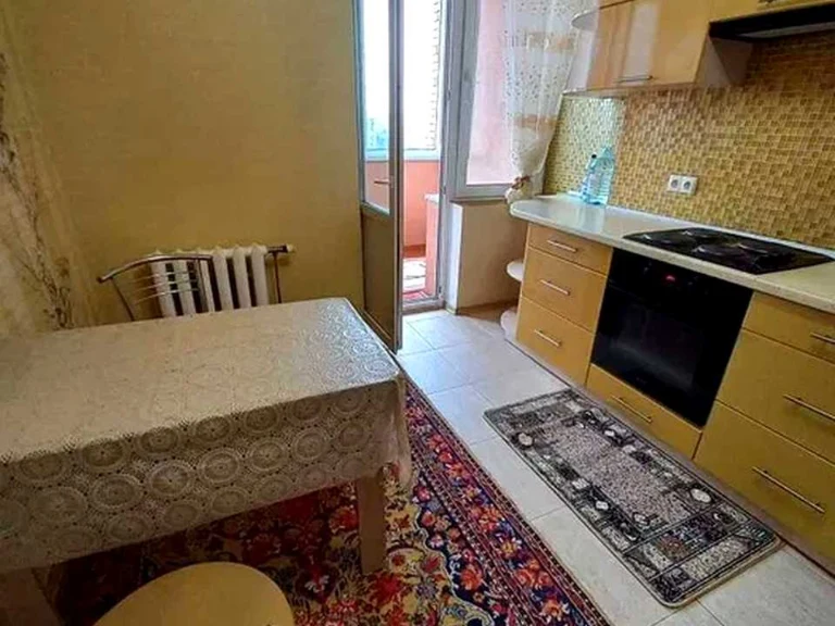 Квартира. Київ, Осіння вулиця