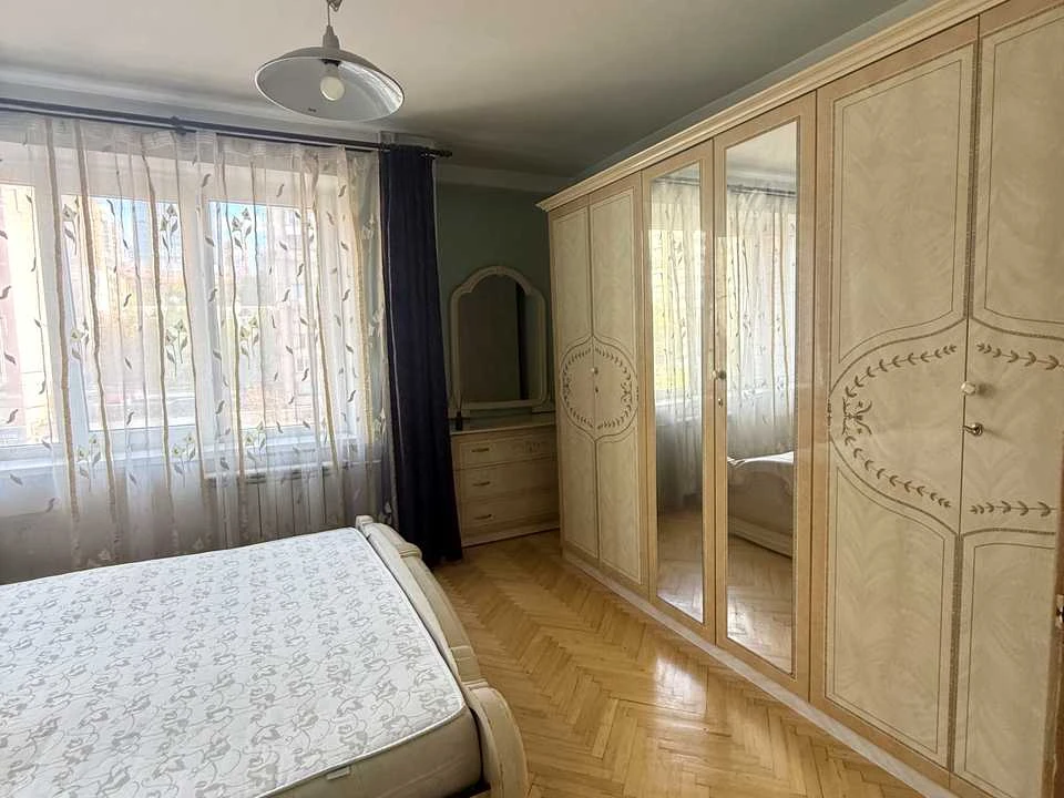 Квартира. Київ, Антоновича вул.