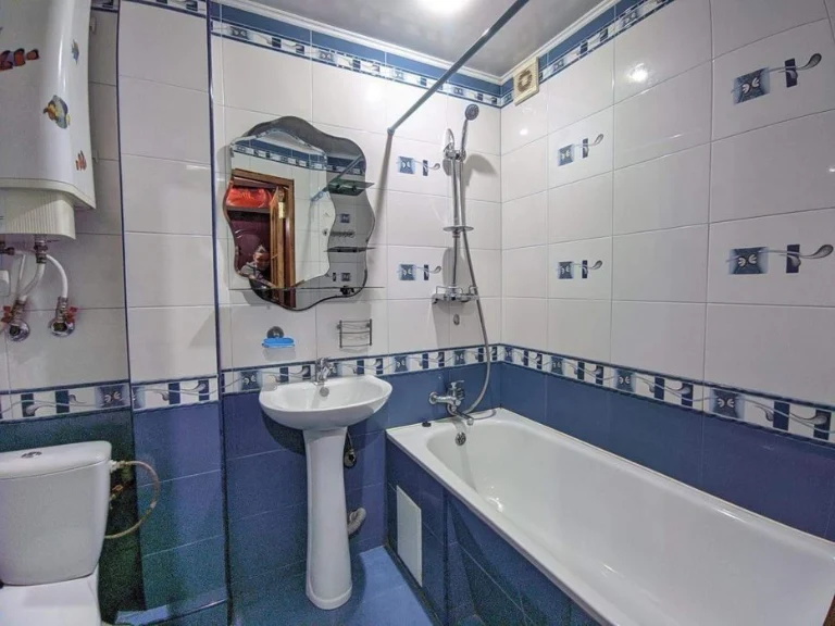 Продам 2 к. кв-ру Космос по ул. Европейская 3/5 ,,бабочка,,