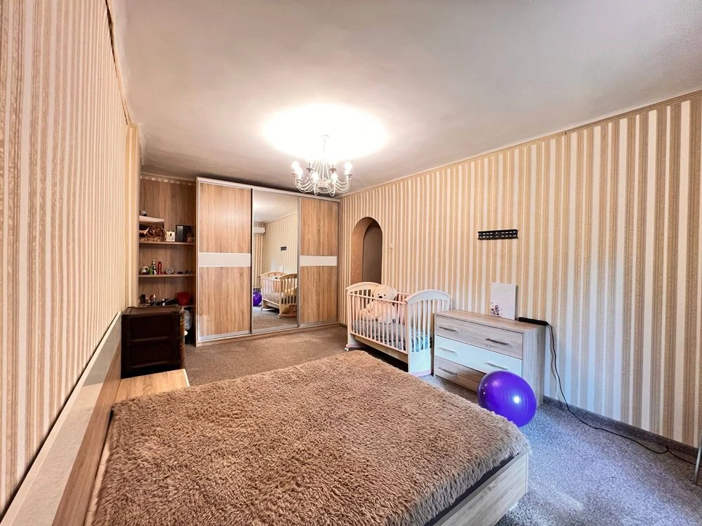2-bedroom apartment for sale with renovation and furniture