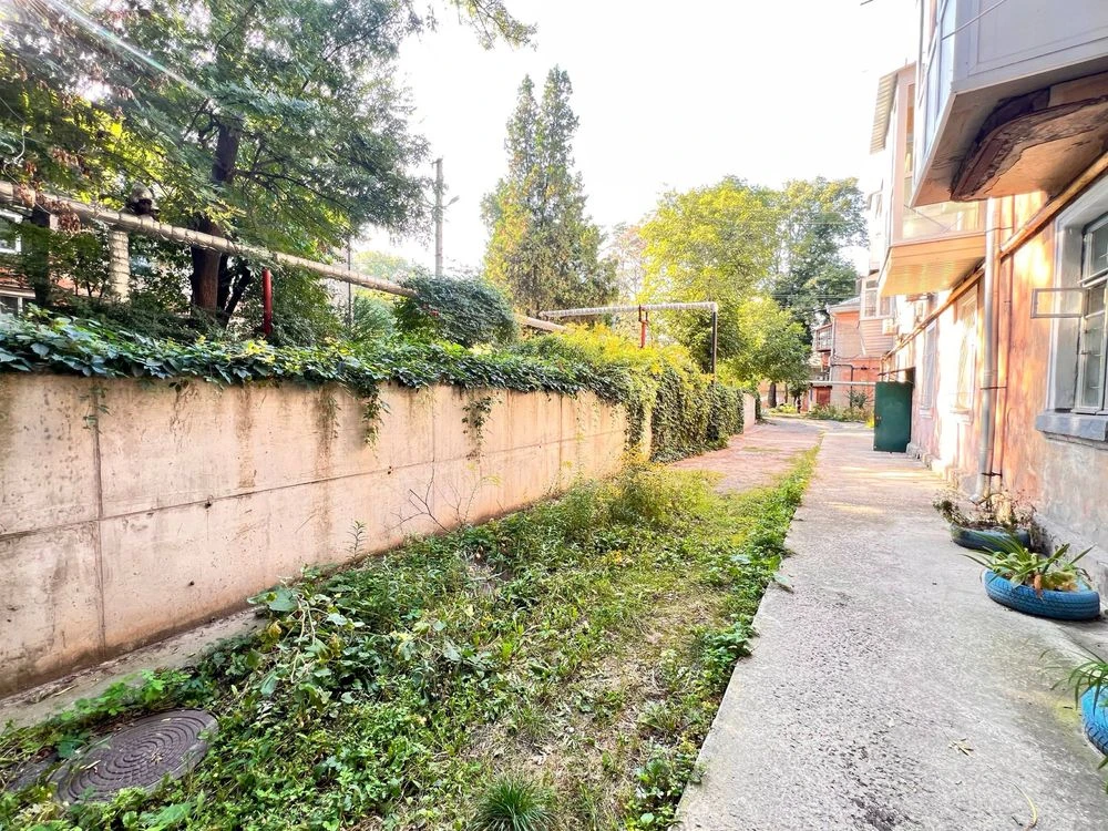 2-bedroom apartment for sale with renovation and furniture