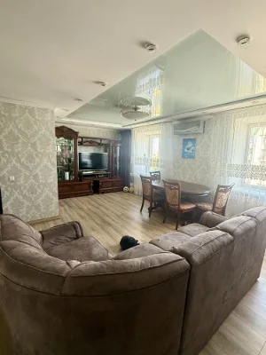 For Sale: Spacious 3-bedroom, two-level apartment 120 m² with parking space |