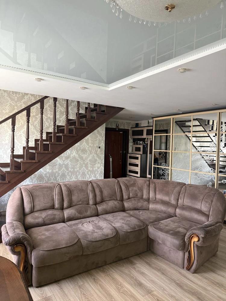 For Sale: Spacious 3-bedroom, two-level apartment 120 m² with parking space |