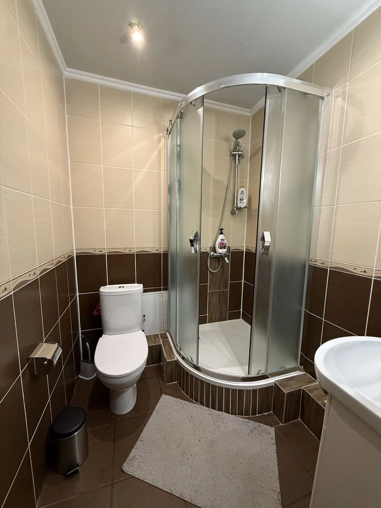For Sale: Spacious 3-bedroom, two-level apartment 120 m² with parking space |