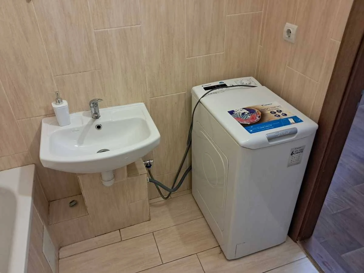 For Long-Term Rent: 1-Bedroom Apartment, Kyiv, Revytsky Street, Дарницкий District