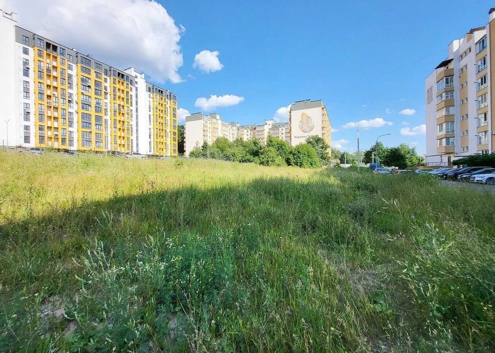 Продаж земельної ділянки під житлову забудову на Поділлі