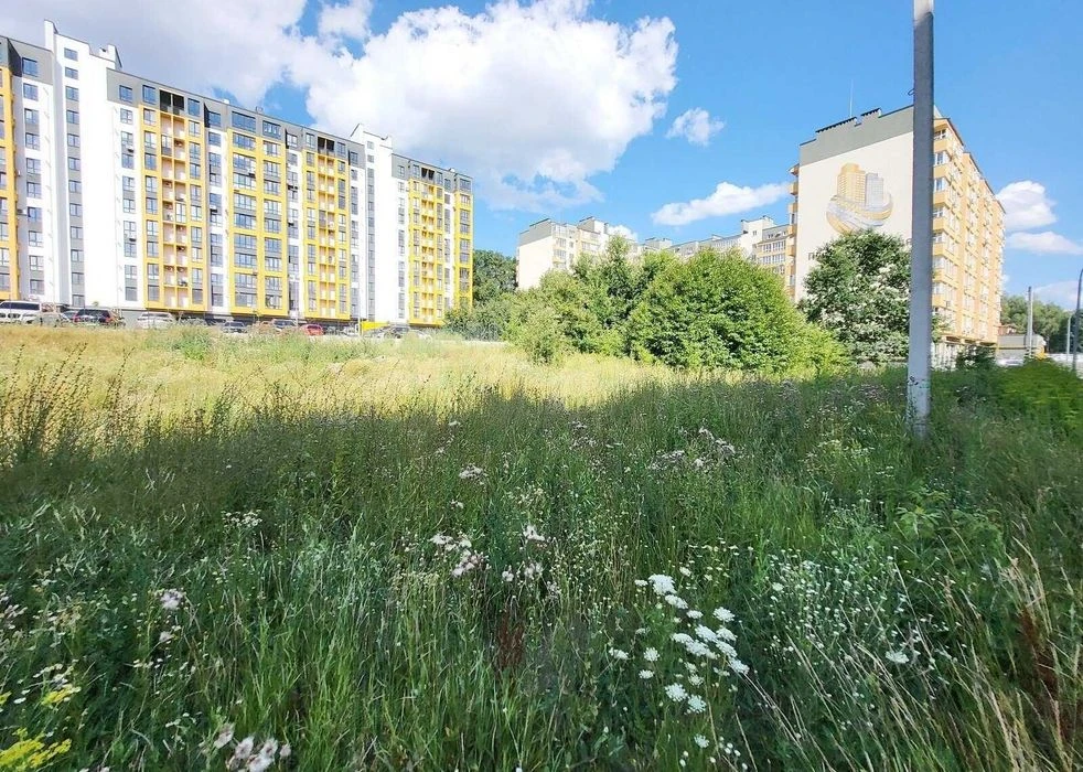Продаж земельної ділянки під житлову забудову на Поділлі