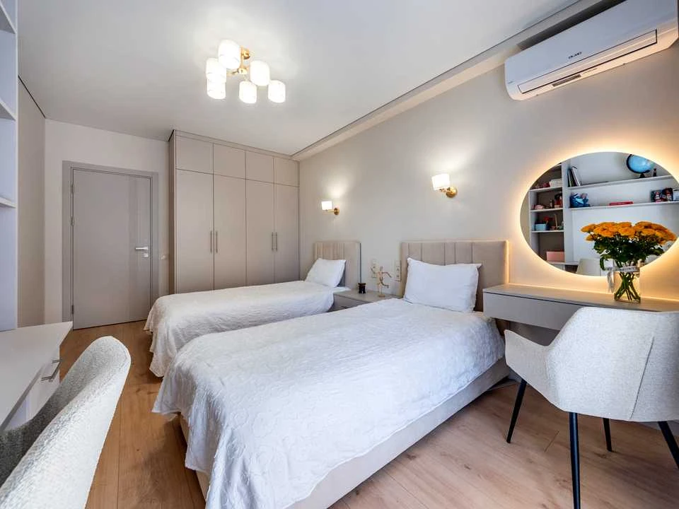 Квартира. Київ, вулиця Михайла Максимовича