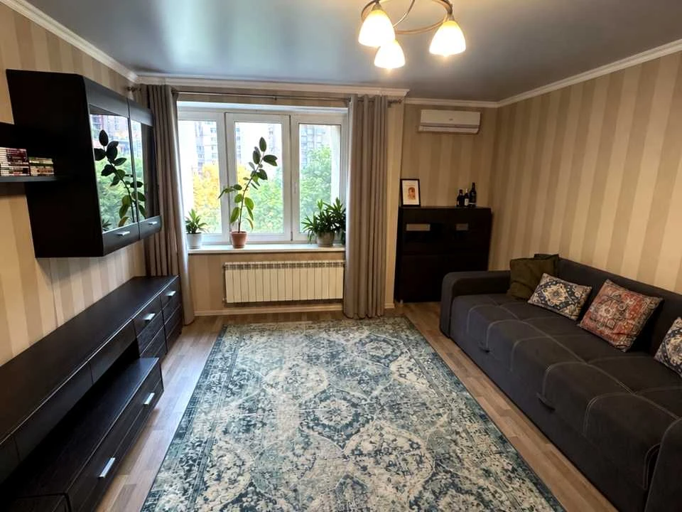 Квартира. Київ, вулиця Антоновича, 88