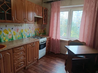 Отличная 2к квартира 4/9этаж.Мебель и техника. Чаривная.