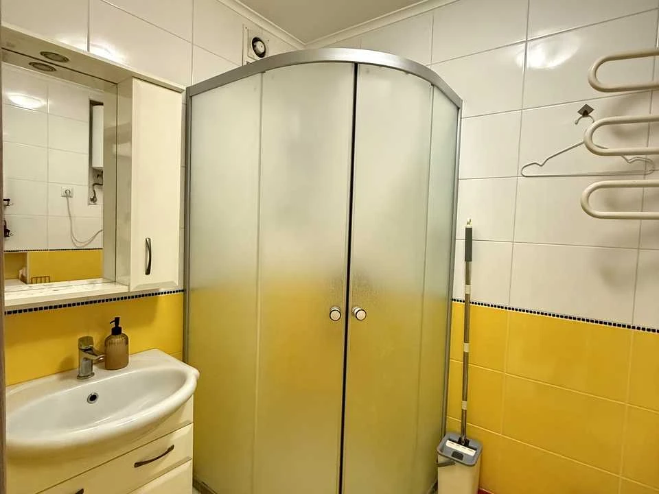 Квартира. Київ, Кловський узвіз