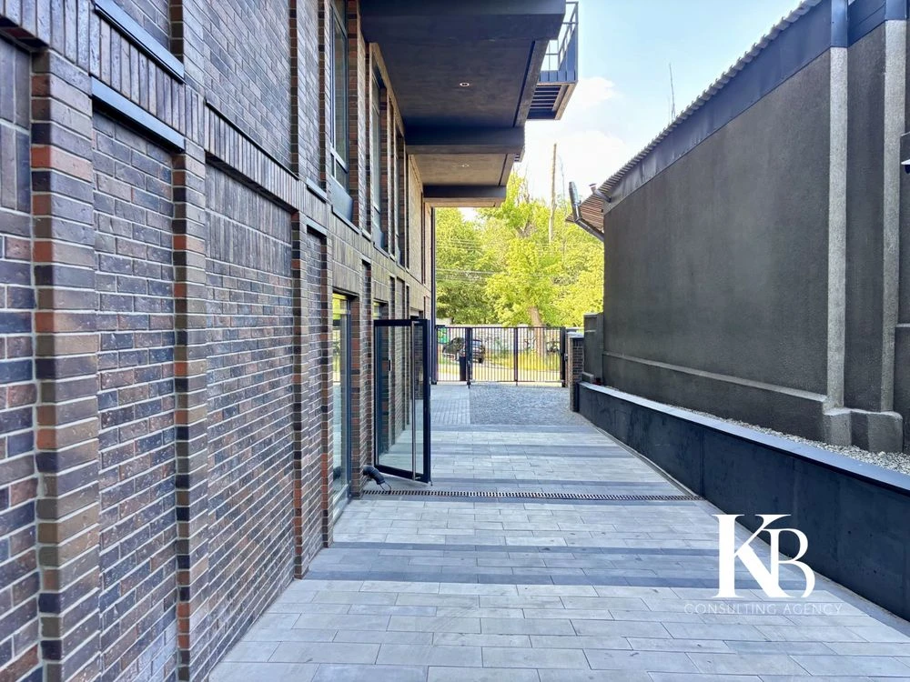 For Sale 2-Bedroom Apartment in the Club House Residential Complex