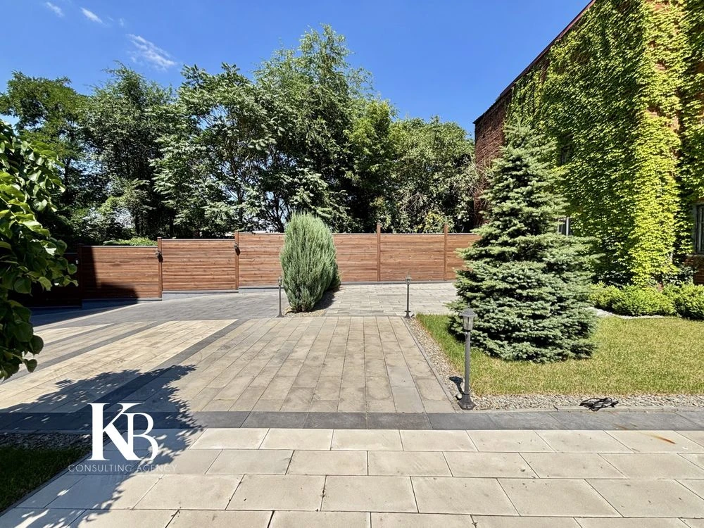 For Sale 2-Bedroom Apartment in the Club House Residential Complex