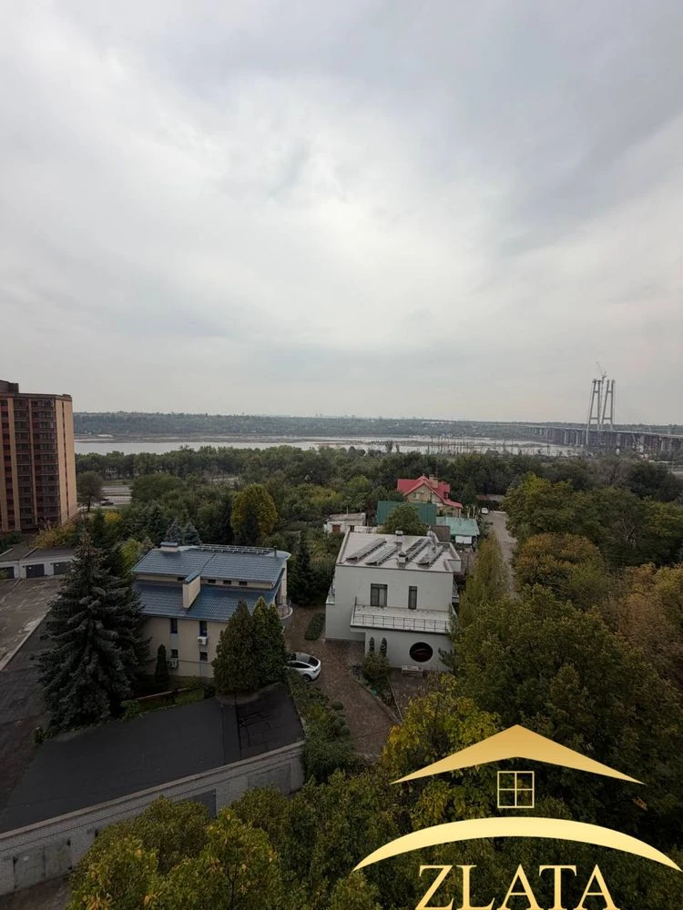 Продажа 1-комнатной квартиры в центре на Набережной