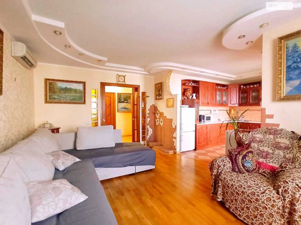 Long-Term Rental Apartment, Podyлля
