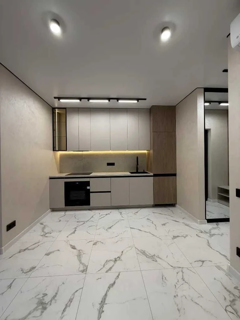 For Sale: 2-room apartment in the "Shchaslyvyi-2" residential complex.